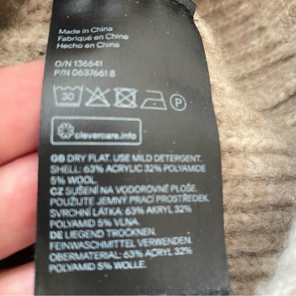 Women’s H&M knit tan/light brown sweater size S like new - Picture 7 of 9